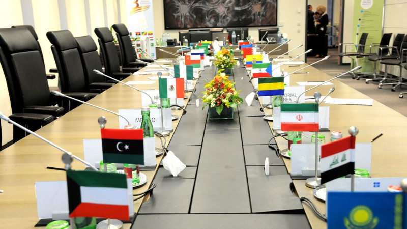 پاسخ منفی اوپکی‌ها به پیشنهاد الجزایر برای نشست فوق‌العاده