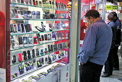 تخصیص ۲٫۱ میلیارد دلار ارز نیمایی برای واردات تلفن همراه
