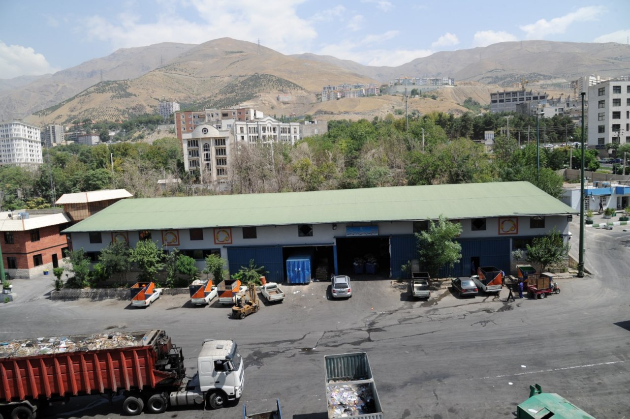 انتقال مرکز زباله اوشان به مجاورت بوستان یاس فاطمی انجام می‌شود