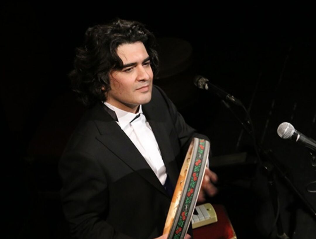 اجرای سامان احتشامی از تالار وحدت برای مخاطبان خانه‌نشین