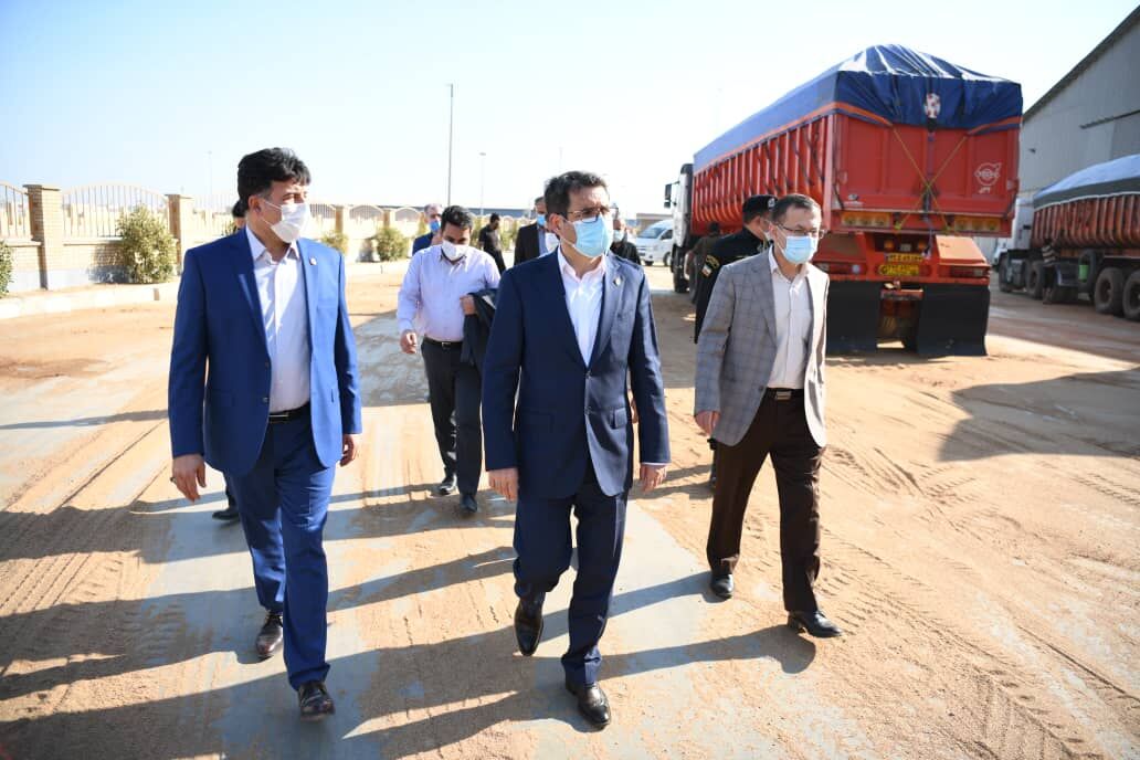 تخلیه و بارگیری در بندرامام خمینی(ره) بدون وقفه ادامه دارد