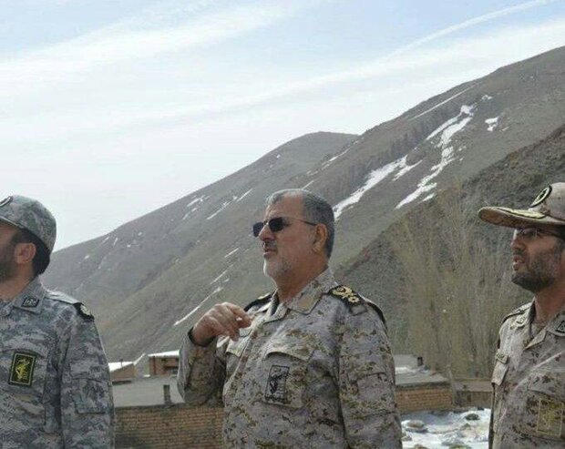 حضور فرمانده نیروی زمینی سپاه در مناطق مرزی خداآفرین