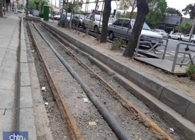 ماشین دودی به ریل افتاد