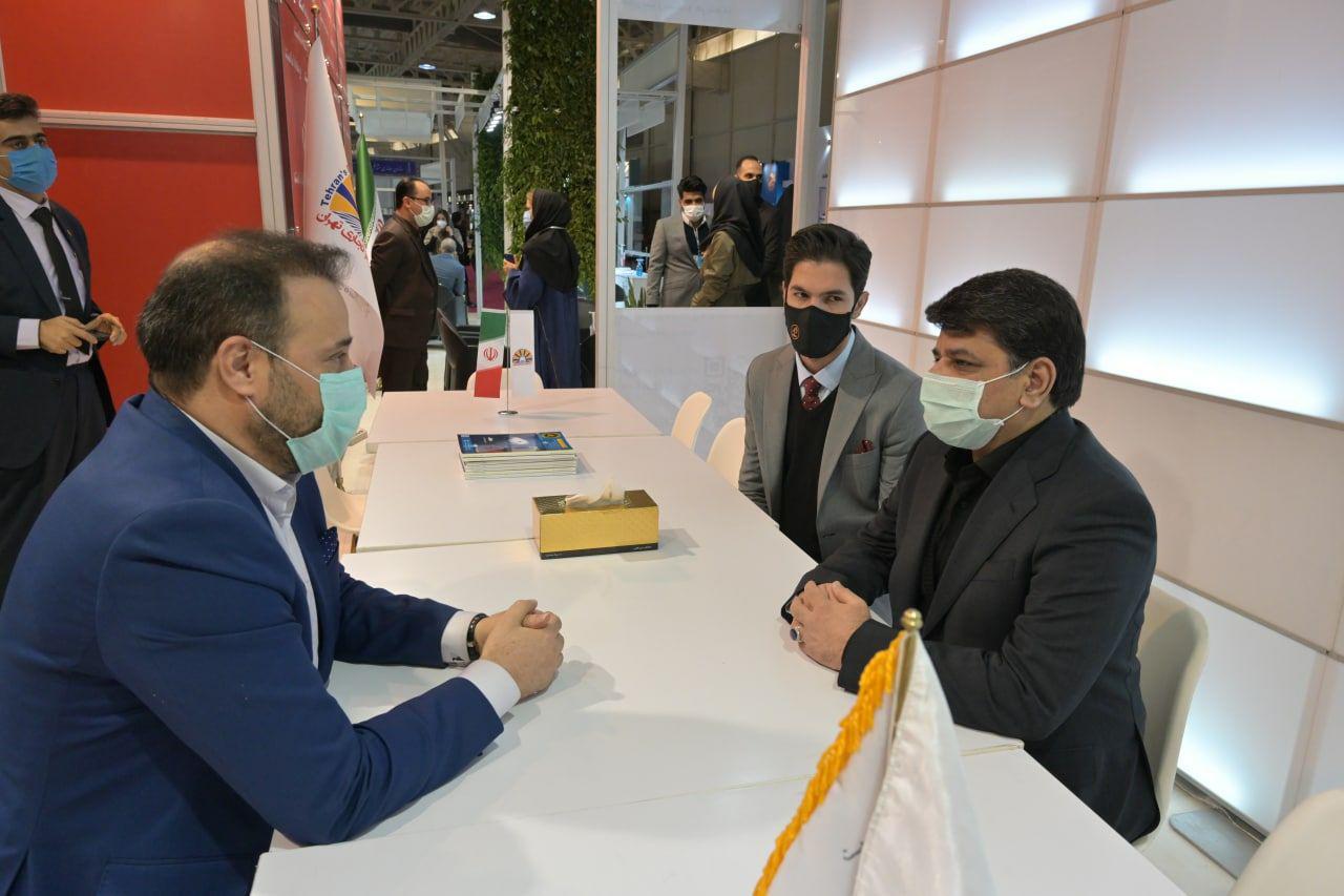 کاهش فاصله بین مراکز تولید و عرضه در رونق اقتصادی شهر تاثیرگذار است