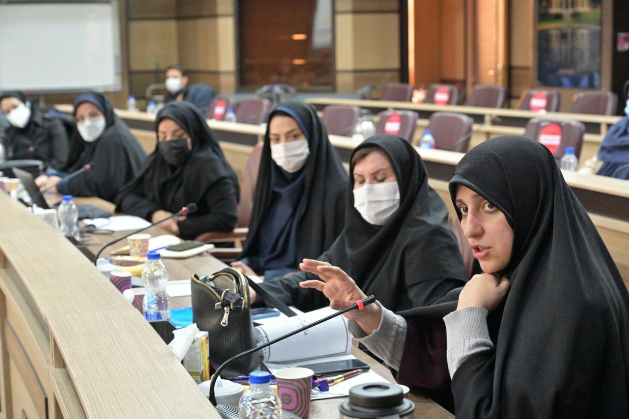 آموزش و توانمندسازی بانوان یکی از برنامه‌های اصلی شهرداری است