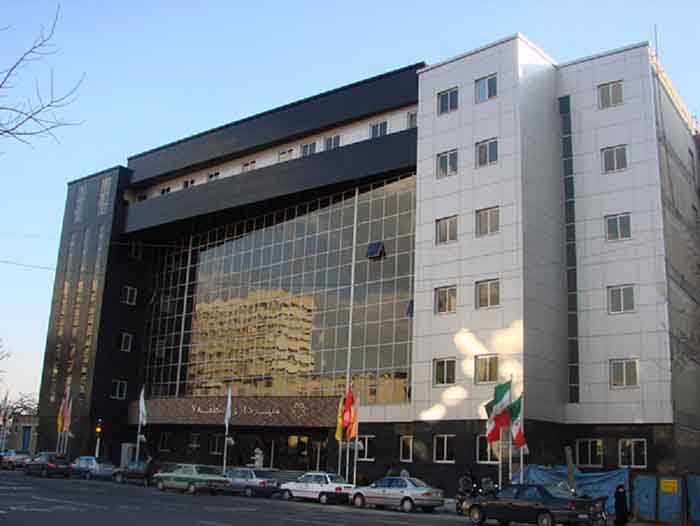 اهدای حکام کارگروه‌های تخصصی و دبیران شورایاری محلات 14 گانه منطقه ۷