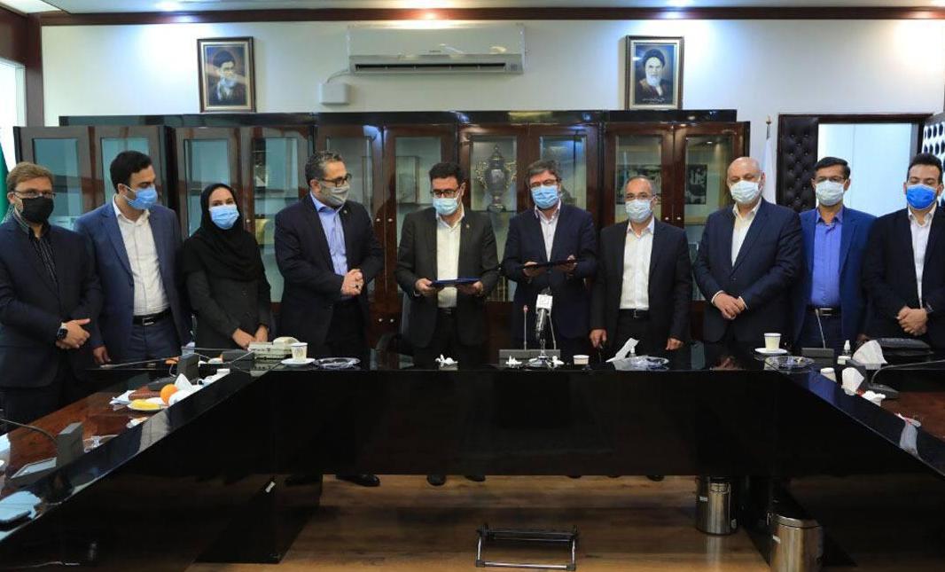 امضای تفاهم نامه کانون وکلای دادگستری و بیمه رازی