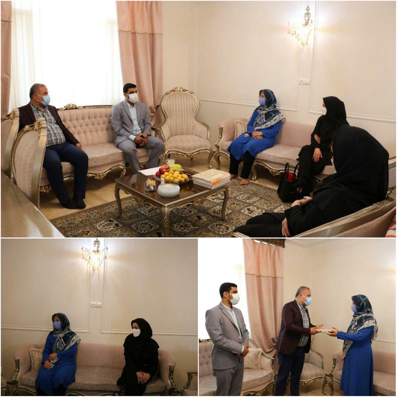 تکریم خانواده معظم شهید سوم خرداد همزمان با سالروز فتح خرمشهر