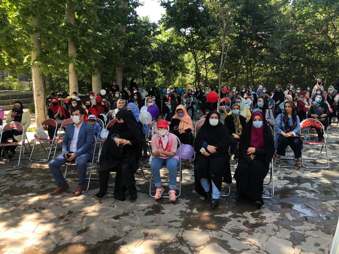 زنان و دختران کوشا باعث رونق کشور می‌شوند