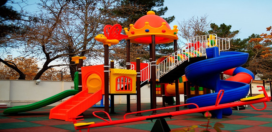 زمین بازی بوستان های منطقه 2 ایمن سازی شد