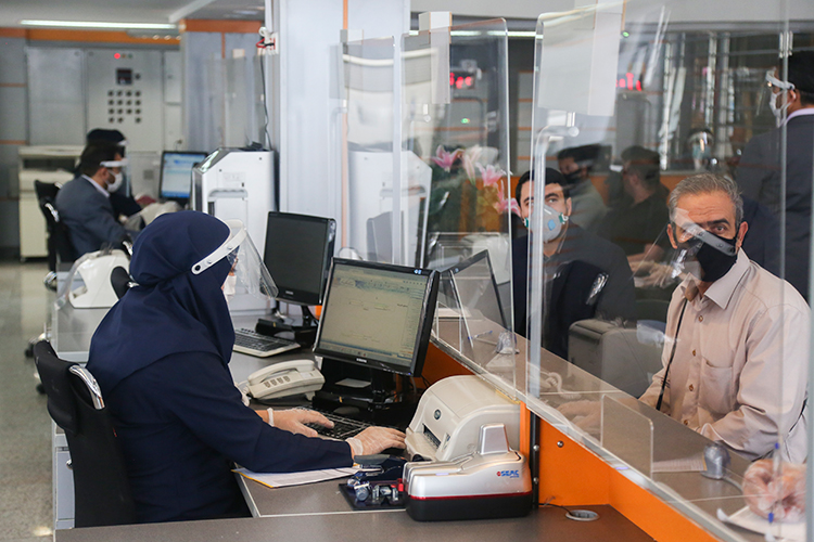 ترفندهایی برای پاسخگویی بهتر به مشتریان بانک‌ها