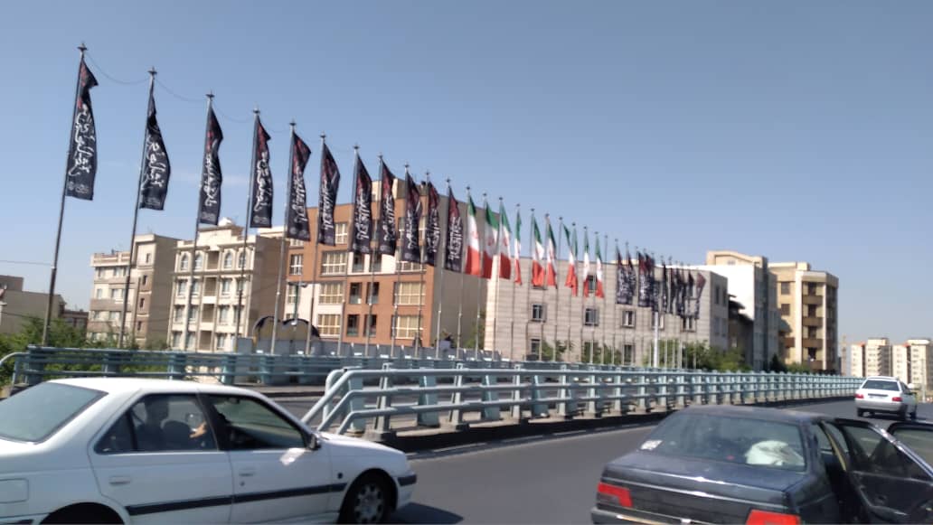 منطقه2 پایتخت در سوگ حسینی سیاهپوش شد