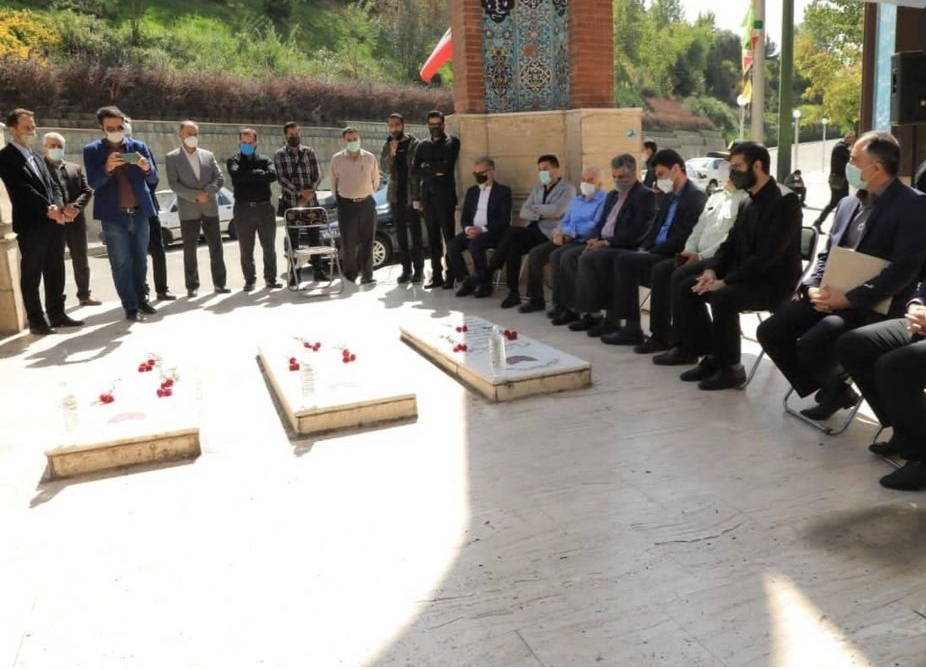 برگزاری آیین غبار روبی و عطر افشانی گلزار شهدای گمنام بوستان نهج البلاغه