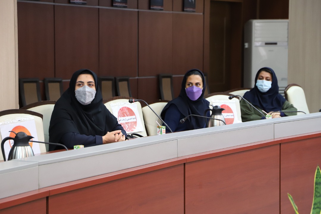 نشست شهردار منطقه ۷ با فرزندان شهید شاغل