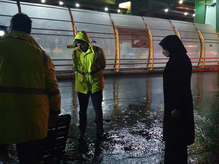 تلاش شبانه روزی عوامل خدمات شهری منطقه۷ در بارندگی شب گذشته پایتخت