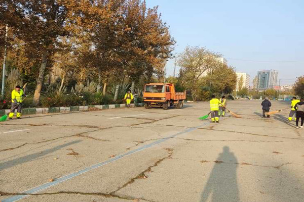 آماده سازی مصلی امام خمینی (ره) به منظور برپایی نماز جمعه