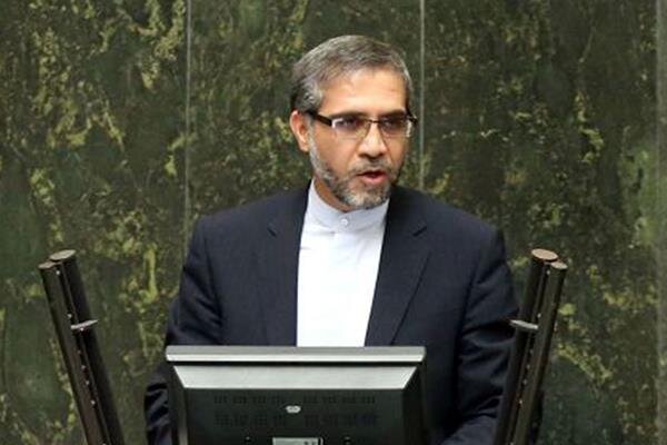 انتقاد نماینده سمنان از وزیر نیرو به دلیل توقف اجرای سد فینسک
