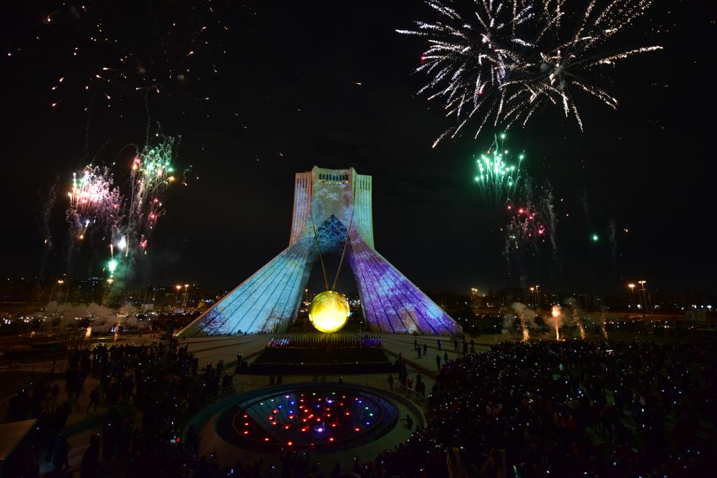 مدال افتخار انقلاب اسلامی برگردن آزادی آویخته شد