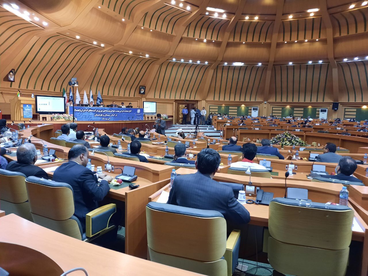 اثر مستقیم فناوری اطلاعات و ارتباطات در رشد اقتصادی کشور