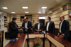 امضای تفاهم نامه بین فولاد غدیر و شبکه بهداشت و درمان نی ریز