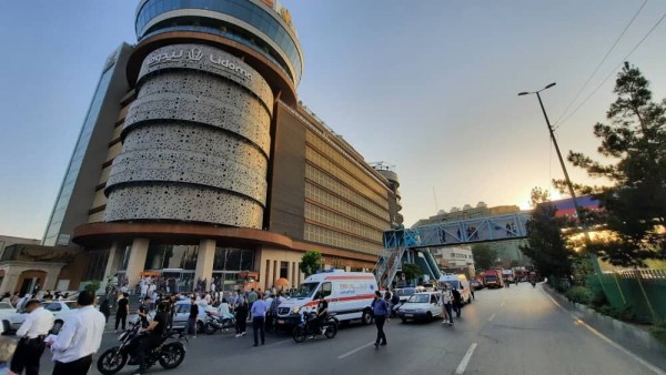 آتش سوزی مجتمع لیدوما تهران با نجات ۳۰ نفر مهار شد
