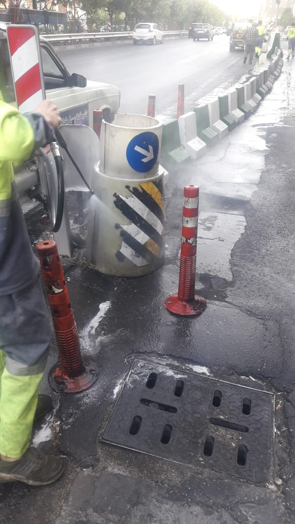 اجرای طرح پیاده‌روشویی و لایروبی انهار در سطح منطقه۱۰