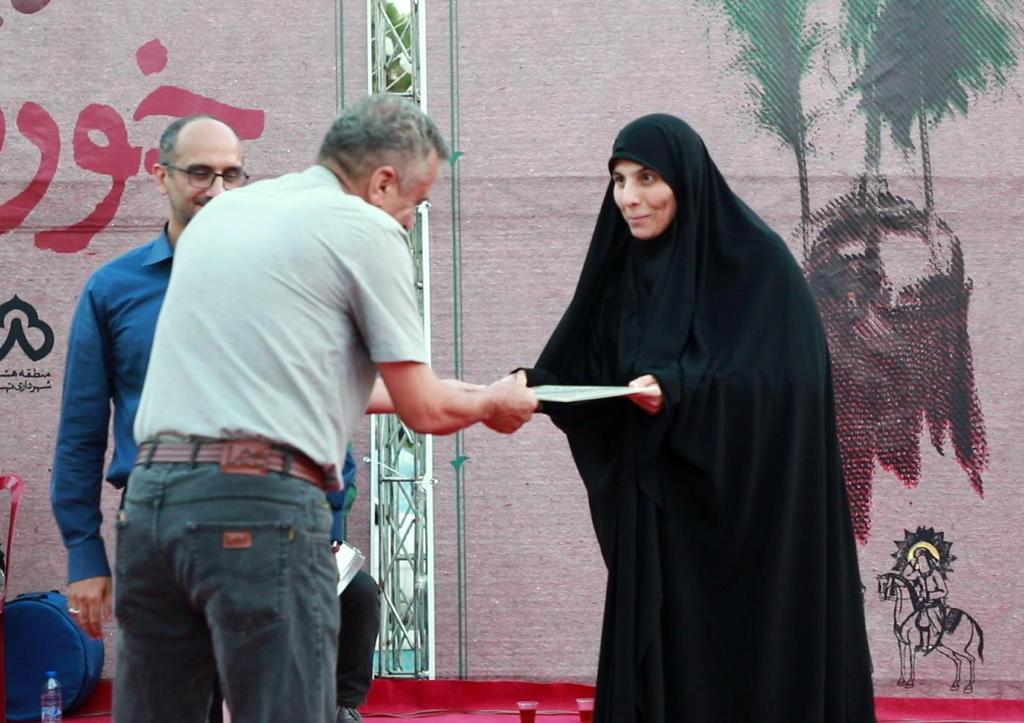 تجلیل شهردار منطقه ۸ از آزاده و نویسنده‌ کتاب زندان موصل و جانباز آزاده‌ی جامعه ارامنه