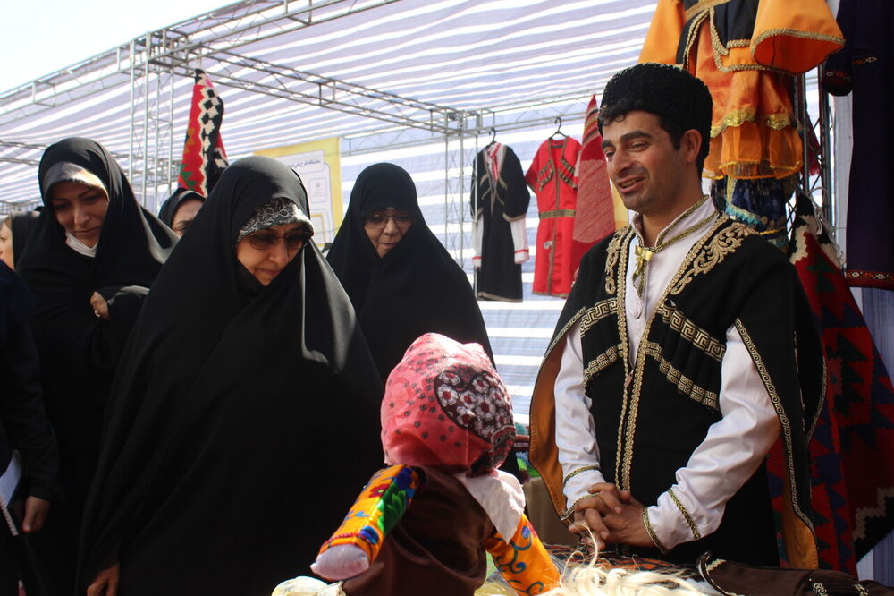 توجه به اشتغال خانواده‌محور و ایجاد صندوق ضمانت تسهیلات زنان سرپرست خانوار