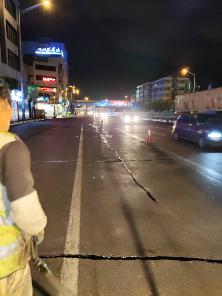 درزگیری آسفالت خیابان آزادی