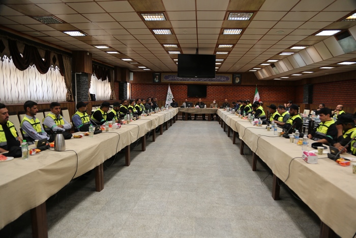 خدام الحسین (ع) شهرداری منطقه ۱۰ راهی نجف اشرف شدند