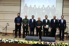 تقدیر از نمایندگان برتر جشنواره فروش بیمه کارآفرین