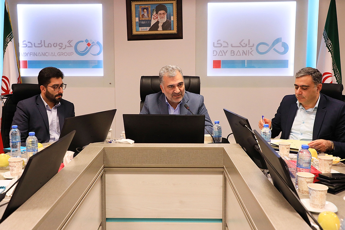 بانک دی همچنان پیگیر ادغام ۳ شرکت عمرانی گروه مالی‌اش است