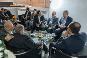 بازدید مدیران صنعتی از غرفه مجتمع فولاد غدیر نی‌ریز