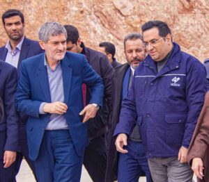 سقایی مجتمع فولاد غدیر برای مردم منطقه