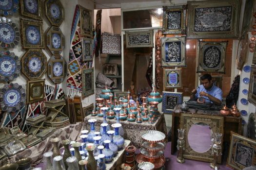 عرضه صنایع دستی ایران در کشورهای حاشیه خلیج فارس از مبدا قشم