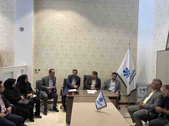 بازدید مدیر عامل شرکت بیمه حکمت از شعبه یزد