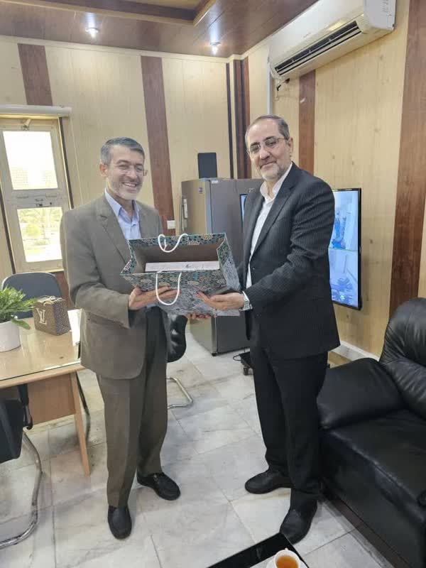 تقدیر مدیرعامل سازمان منطقه آزاد قشم با از رئیس دادگستری شهرستان