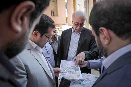 حضور میدانی مدیرعامل بانک مسکن به مشکلات پروژه سبحان قرچک