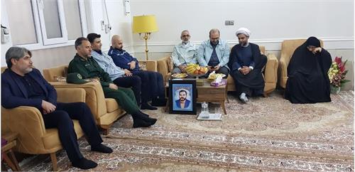 دیدار مدیرعامل فولاد خوزستان با خانواده شهیدان فاضل شهیتی و فیاض باوی