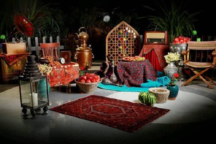 میزبانی یلدایی شهرداری منطقه2 از شهروندان در فلکه اول صادقیه