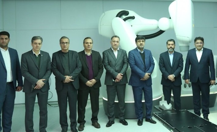 بازدید مدیرعامل و اعضای هیات عامل بانک پارسیان از بیمارستان تخصصی و فوق تخصصی سرطان برکت