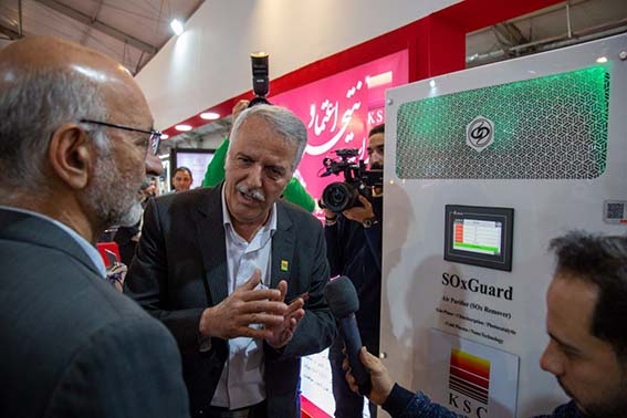 حضور معاون وزیر صمت در غرفه فولاد خوزستان در روز اختتامیه نمایشگاه فولاد