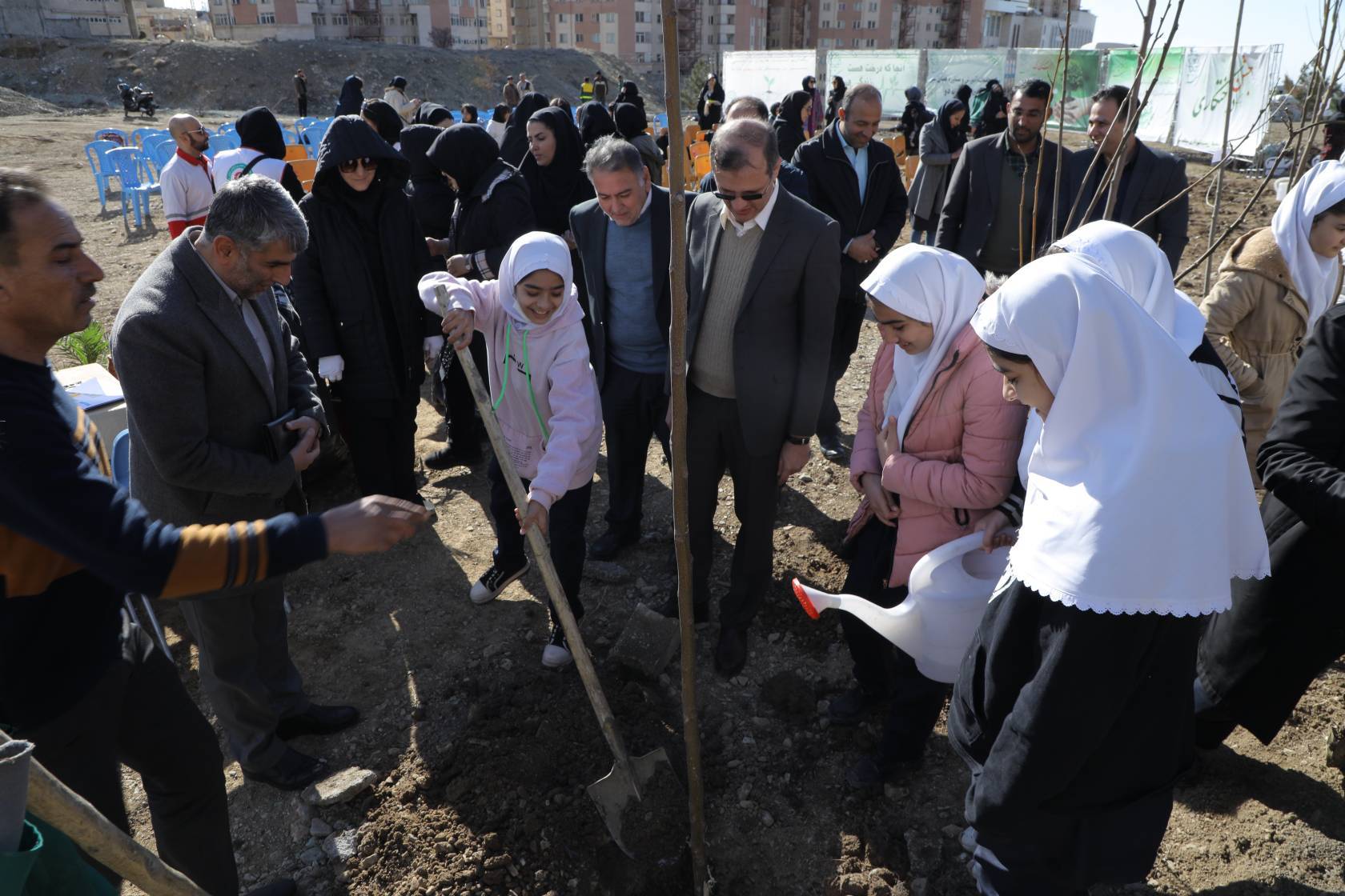 کاشت 32 هزار اصله نهال در منطقه2 تهران