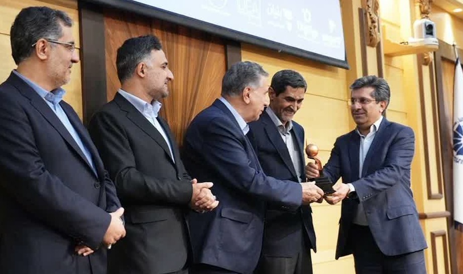 تندیس جایزه ملی مدیریت فناوری و نوآوری به همراه اول رسید