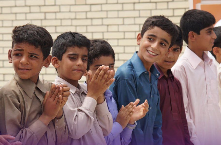 چراغ امید در دل کودکان روشن شد