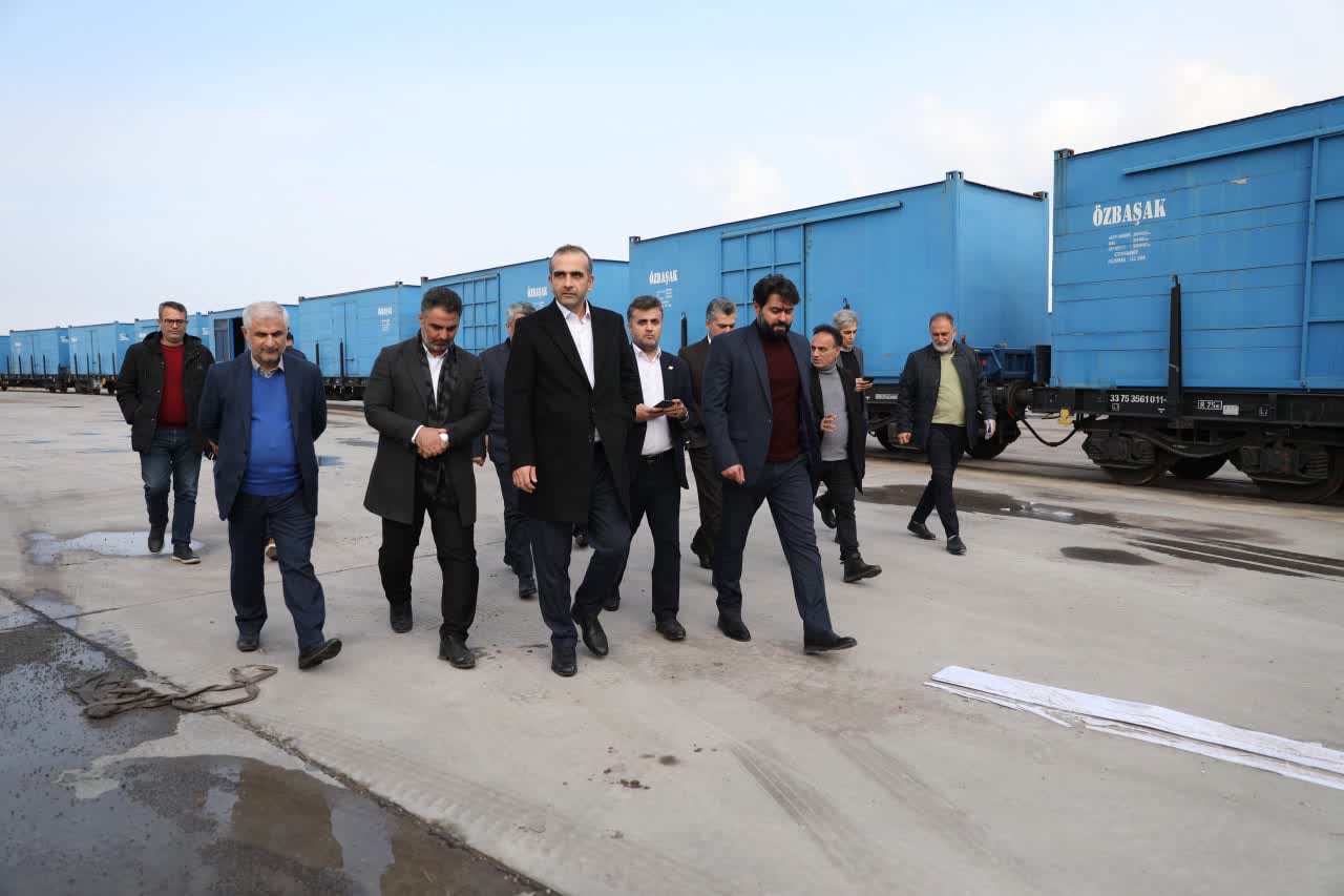 بهره برداری از فرصت‌های کریدوری و تنوع بخشی به بازارهای صادراتی انزلی