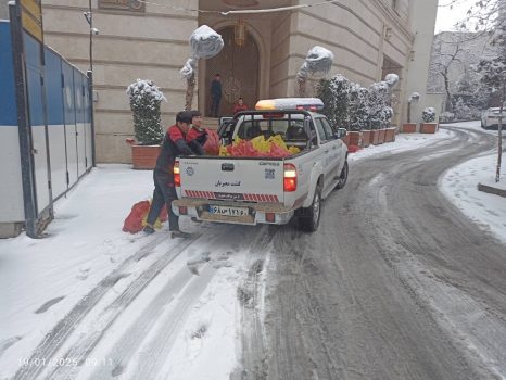 معابر اصلی منطقه یک تهران باز و تردد روان است