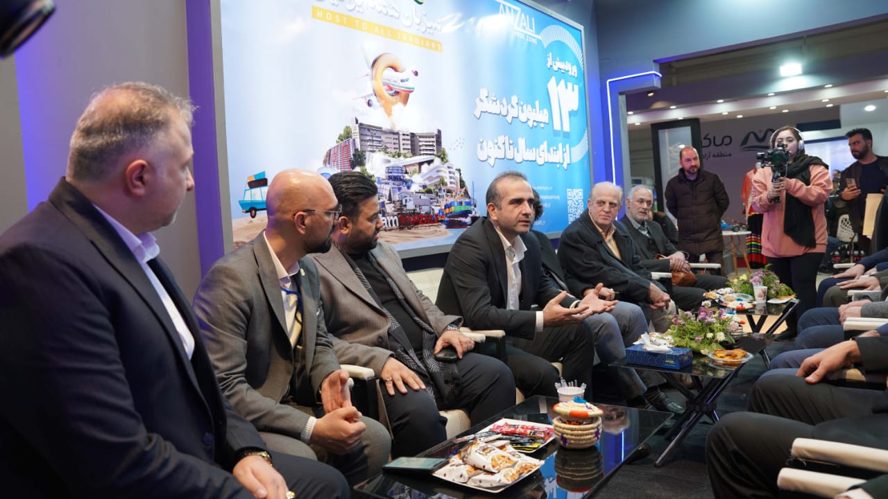 تفاهم‌نامه همکاری سازمان منطقه آزاد انزلی با کانون جهانگردی و اتومبیلرانی ایران منعقد شد