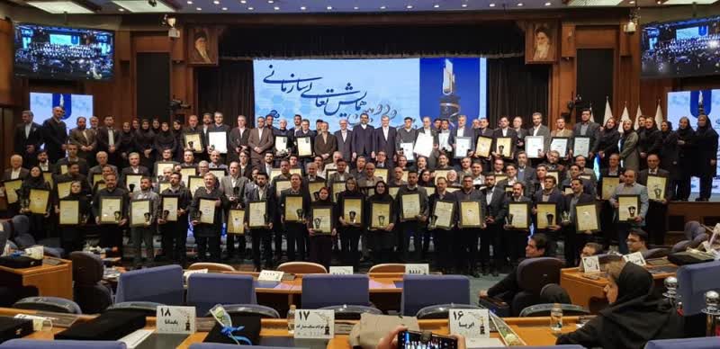 ۱۰ شرکت از گروه فولاد خوزستان جایزه تعالی سازمانی دریافت کردند