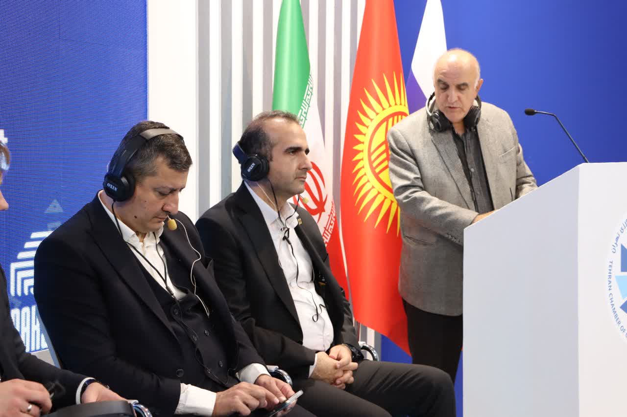 تبیین مزیت‌های منطقه آزاد انزلی در پنل فرصت‌ها و محدودیت‌های توسعه تجارت روسیه